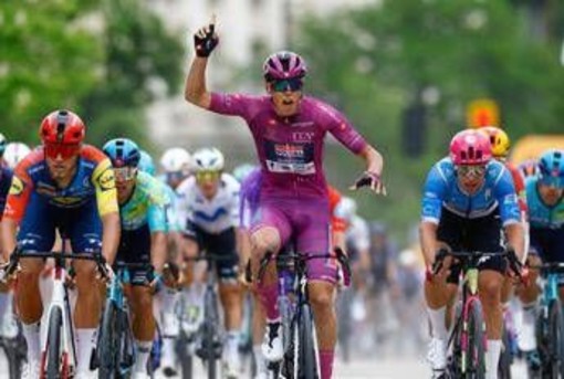 Giro d'Italia, Magnier vince terza tappa a Sofia. Silva resta in maglia rosa Giro d'Italia, Magnier vince terza tappa a Sofia. Silva resta in maglia rosa