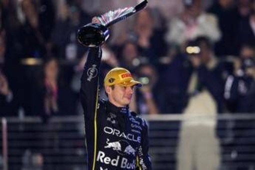 Verstappen trionfa a Las Vegas con Red Bull, Ferrari lontane