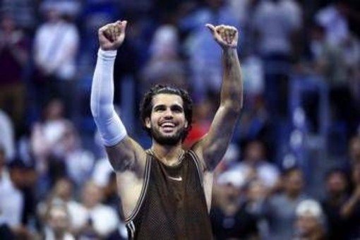 Us Open, Carlos Alcaraz soffre ma rimonta e batte Jaime Faria: è terzo turno
