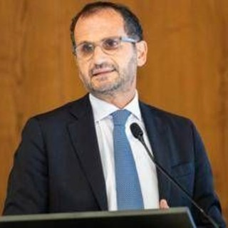 Gemmato: "Con farmaci equivalenti risparmi per 1,2 miliardi in 2026-28 ma Italia dietro per utilizzo"