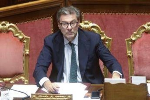 Giorgetti: "In 20 anni over 50 raddoppiati, maggior anzianità non è gap in termini produttività"