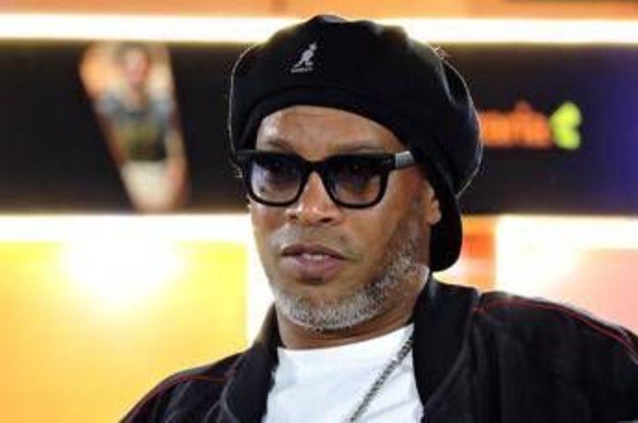 Ronaldinho, conto alla rovescia per l'esordio con il Ravenna, derby con il Forlì accende i sogni dei tifosi Ronaldinho, conto alla rovescia per l'esordio con il Ravenna, derby con il Forlì accende i sogni dei tifosi