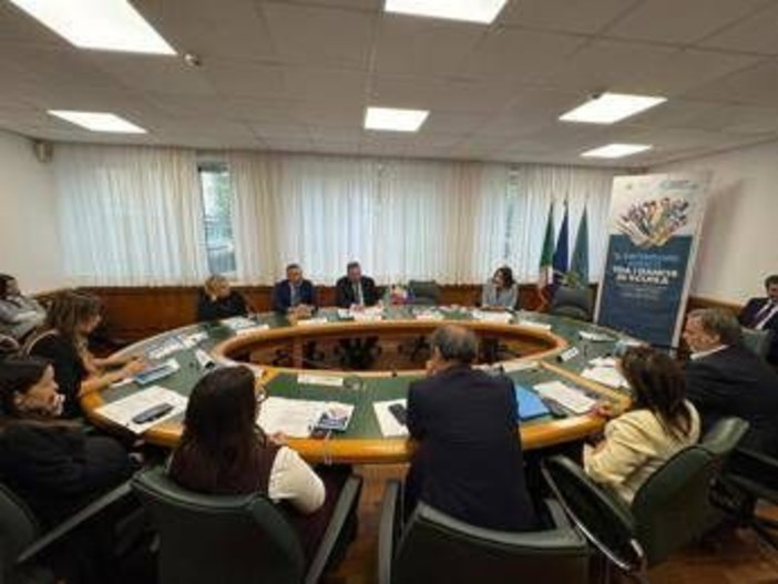 Formazione, alla Regione Lazio torna 'il difensore civico sui banchi di scuola' Formazione, alla Regione Lazio torna 'il difensore civico sui banchi di scuola'