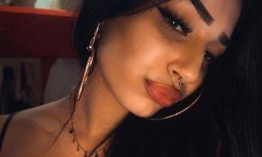 Musica techno e palloncini bianchi, l'ultimo saluto a Maria Spinelli: la 22enne italiana uccisa al rave in Svizzera