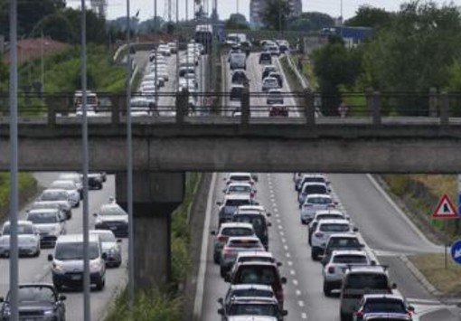 Controesodo, Codacons: "Caos tra cantieri e caro carburanti, odissea per gli automobilisti"