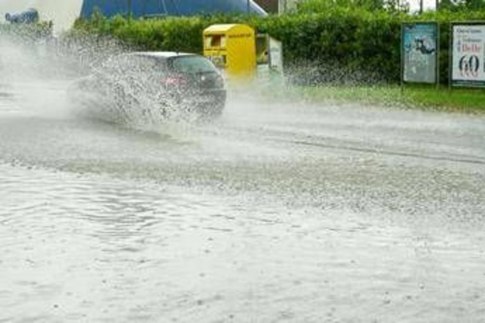 Allerta meteo arancione in Toscana, domani scuole chiuse in vari comuni