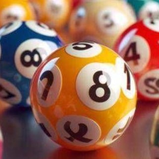 Superenalotto, numeri combinazione vincente oggi 24 aprile