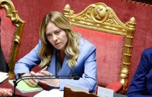 Meloni in Senato: "No a Ue superinvasiva, su assenza a vertice Tivat polemicucce". Botta e risposta con Renzi