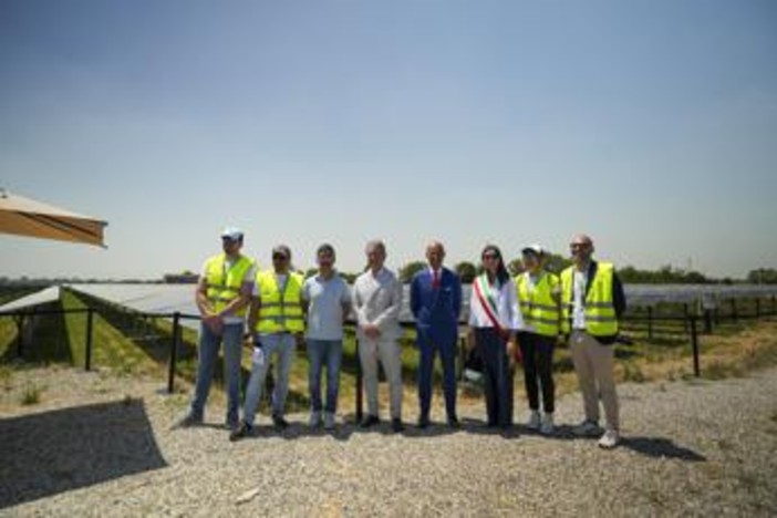 Sostenibilità, Viridis Energia Spa inaugura l'impianto solare di Poviglio da 12 Mwp, valore per il territorio Sostenibilità, Viridis Energia Spa inaugura l'impianto solare di Poviglio da 12 Mwp, valore per il territorio