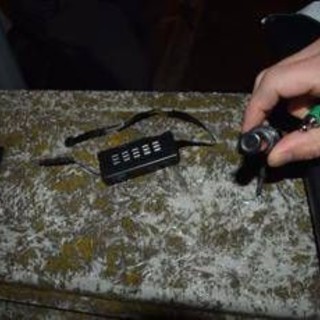 L'Aquila, spiava gli affittuari con mini webcam nascoste nei bagni: denunciato 56enne L'Aquila, spiava gli affittuari con mini webcam nascoste nei bagni: denunciato 56enne