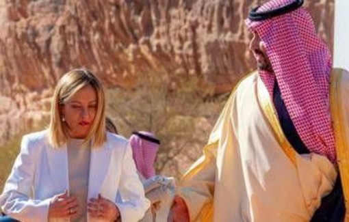 Israele-Gaza, Meloni sente bin Salman: &quot;No all'escalation, pace giusta è solo con due Stati&quot;