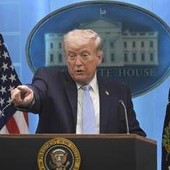 Scure di Trump sui giornalisti: niente accesso alla Casa Bianca per Cnn, Ms Now e Politico. "Assalto ai diritti, avanti con il nostro lavoro" Scure di Trump sui giornalisti: niente accesso alla Casa Bianca per Cnn, Ms Now e Politico. "Assalto ai diritti, avanti con il nostro lavoro"