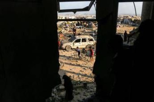 Gaza, &quot;nuovi raid: dall'alba almeno 34 morti&quot;. Olanda vieta ingresso a ministri israeliani