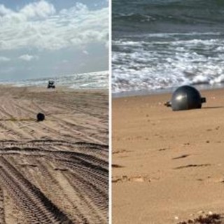 Australia, il mistero delle 'palle spaziali' in spiaggia: possono essere tossiche