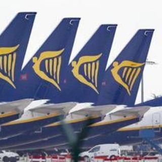 Ryanair, stop ai biglietti cartacei: da mercoledì carte d'imbarco solo digitali