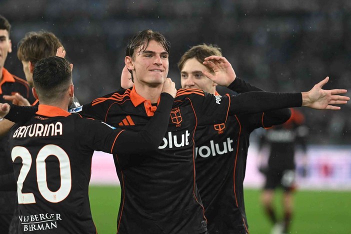 Lazio a picco all’Olimpico, il Como domina per 3-0