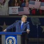 Trump a Dallas “Se vinciamo a novembre darò 5mila dollari a tutti gli americani” Trump a Dallas “Se vinciamo a novembre darò 5mila dollari a tutti gli americani”
