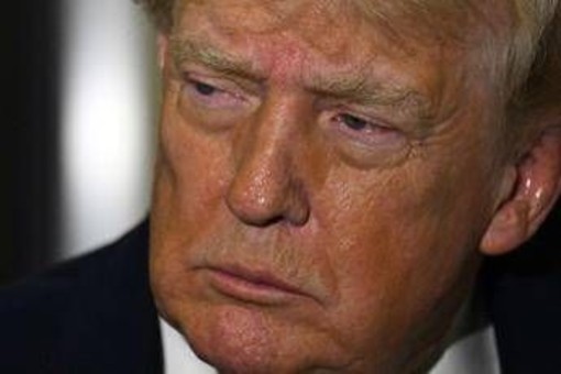 Iran, Trump frustrato da stallo torna a scegliere le bombe per piegare Teheran: l'analisi