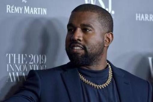 Kanye West, è polemica per lo show a Londra. Il rapper: "Pronto a incontrare comunità ebraica"