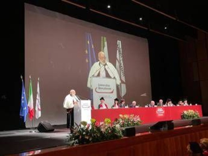 Universitas Mercatorum: "Innovazione e sapere per società più equa e sostenibile" Universitas Mercatorum: "Innovazione e sapere per società più equa e sostenibile"
