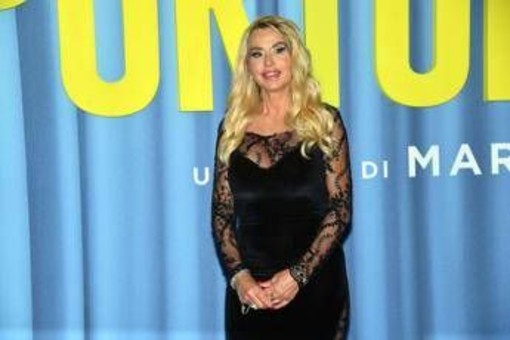 Truffò la mamma di Valeria Marini, condanna confermata in appello. "Dopo 6 anni, giustizia è fatta" Truffò la mamma di Valeria Marini, condanna confermata in appello. "Dopo 6 anni, giustizia è fatta"