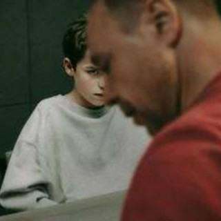 Da 'Mare Fuori' ad 'Adolescence', lame e sangue al cinema e in tv