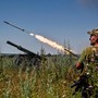 Ucraina colpisce impianti energia in Russia, Zelensky lancia nuovo monito su Minsk