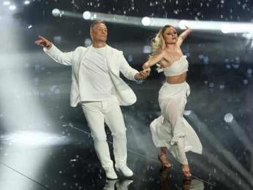 Ballando, guai per Paolo Belli? Anastasia Kuzmina: &quot;Sono bloccata con il collo&quot;