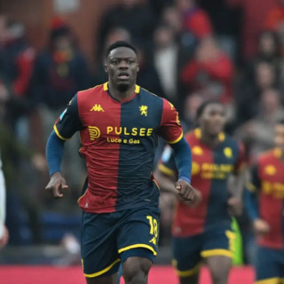 Il Genoa batte 2-1 il Sassuolo nel finale e vede la salvezza