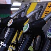 Benzina, prezzo al massimo da marzo 2022: "In due giorni un pieno costa 1 euro in più" Benzina, prezzo al massimo da marzo 2022: "In due giorni un pieno costa 1 euro in più"