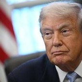 Trump ordina di riesaminare Green card rilasciate a cittadini di 19 'Paesi a rischio'