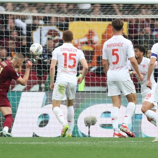La Roma non molla il sogno Champions, battuta la Fiorentina