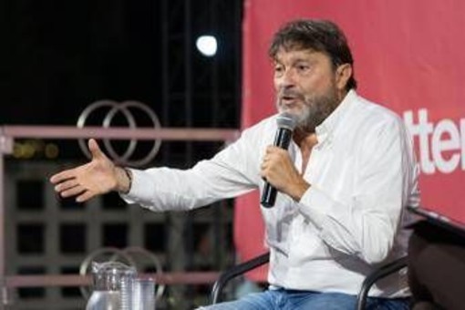Ranucci: "Non mi candido, do più fastidio come conduttore di Report. Chat segrete? Non ci sono" Ranucci: "Non mi candido, do più fastidio come conduttore di Report. Chat segrete? Non ci sono"