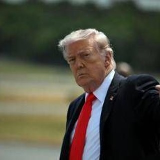 Dazi, ultimatum di Trump all'Ue: "Rispetti accordo entro 4 luglio o tariffe aumentano"