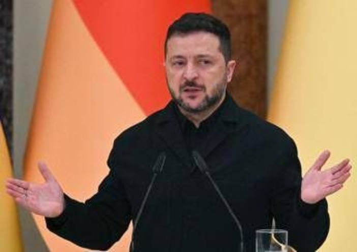 Ucraina, il sondaggio: testa a testa Zelensky-Zaluzhny in caso di elezioni Ucraina, il sondaggio: testa a testa Zelensky-Zaluzhny in caso di elezioni
