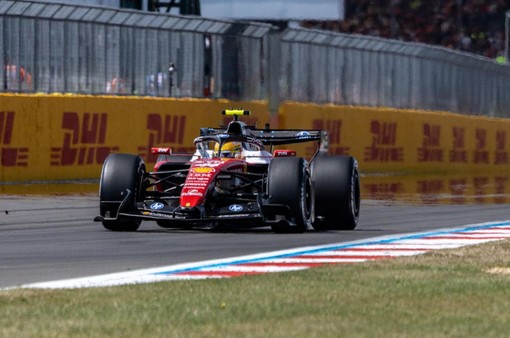 Per la Sprint di Silverstone pole di Hamilton davanti ad Antonelli Per la Sprint di Silverstone pole di Hamilton davanti ad Antonelli