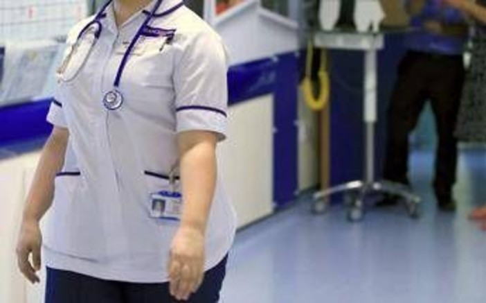 Focolaio di meningite in Uk, 27 casi e due morti nel Kent: scatta l'appello per la vaccinazione di massa