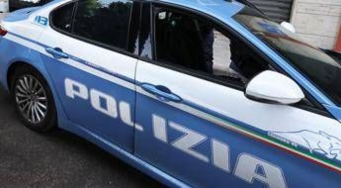 Bergamo, tenta di rapire bimba di un anno e mezzo e le rompe gamba: arrestato Bergamo, tenta di rapire bimba di un anno e mezzo e le rompe gamba: arrestato