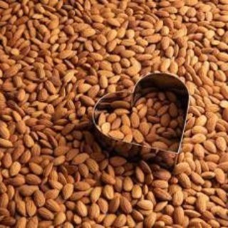 Salute: studio, ‘consumo regolare di mandorle promuove salute del cuore’