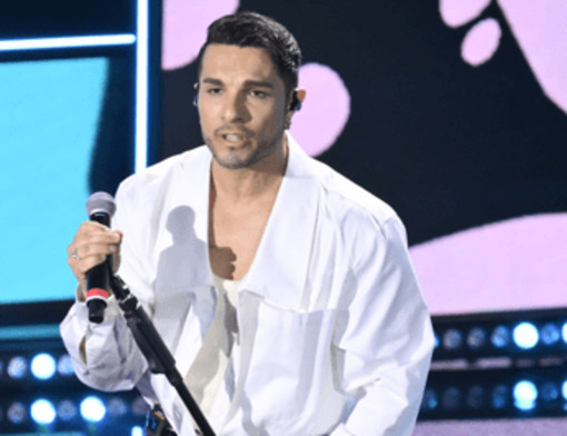 Marco Carta ricoverato in ospedale, come sta il cantante: &quot;Annullato il concerto&quot;