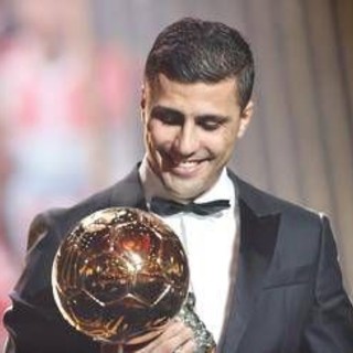 Pallone d'Oro, la lista dei 30 candidati: sorpresa McTominay, Donnarumma unico italiano