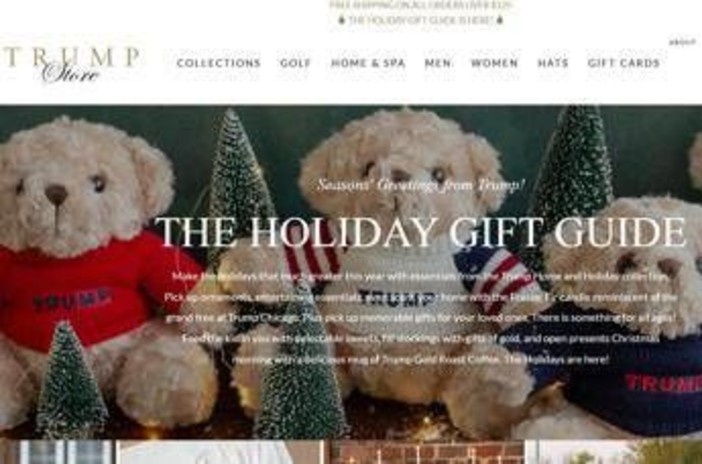 Dal maglione &quot;AmeriChristmas&quot; ai pigiami, Trump lancia la sua collezione per feste