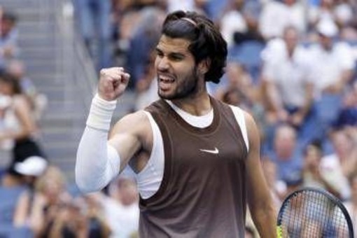 Us Open, Alcaraz si sbarazza di Paul in tre set e vola ai quarti Us Open, Alcaraz si sbarazza di Paul in tre set e vola ai quarti