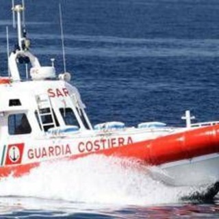 Migranti, naufragio a largo di Lampedusa: morta una donna. &quot;Ci sono dispersi&quot;
