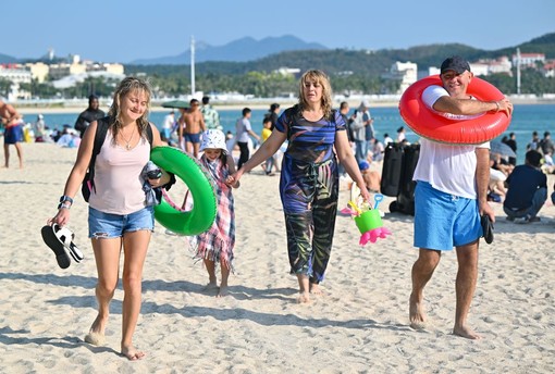 Cina, il turismo contribuisce per oltre un terzo al Pil di Hainan