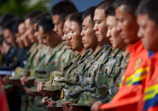 In Cina le commemorazioni per le vittime della colata di fango nello Xizang In Cina le commemorazioni per le vittime della colata di fango nello Xizang