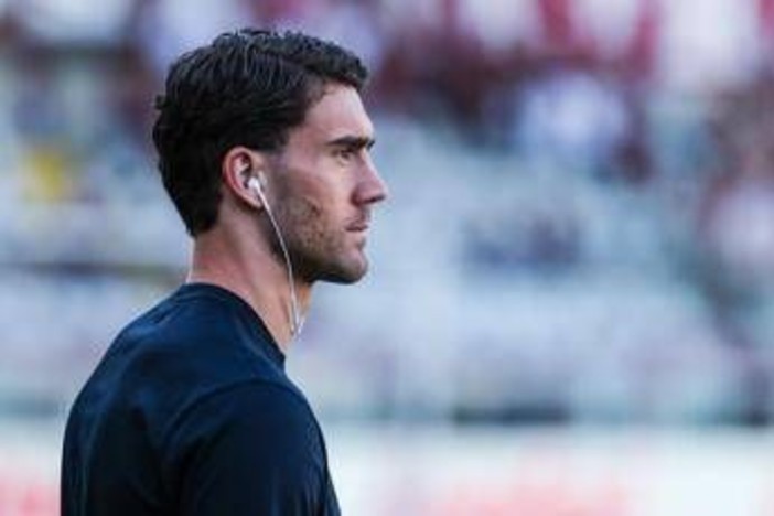 Vlahovic verso il Besiktas: "Iniziate le trattative per il trasferimento" Vlahovic verso il Besiktas: "Iniziate le trattative per il trasferimento"