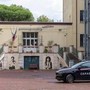 Prof accoltellata, indagini sul video dell’aggressione e su chi era in videochiamata Prof accoltellata, indagini sul video dell’aggressione e su chi era in videochiamata