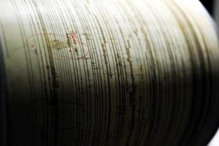 Terremoto in Sicilia, tre scosse al largo delle Eolie e nello Stretto di Messina Terremoto in Sicilia, tre scosse al largo delle Eolie e nello Stretto di Messina