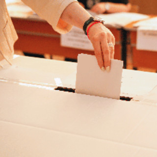 Referendum dell'8 e 9 giugno, da Noemi a chef Locatelli: &quot;Andiamo a votare&quot;